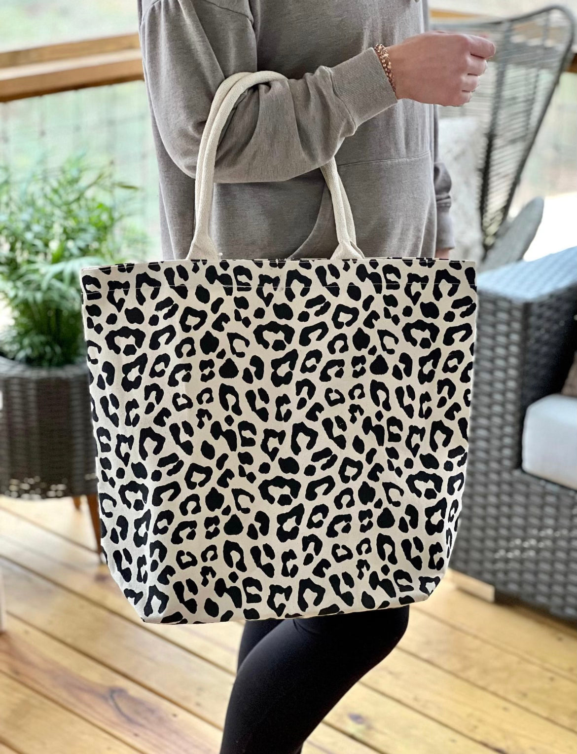 Leopard Coast Tote Bag