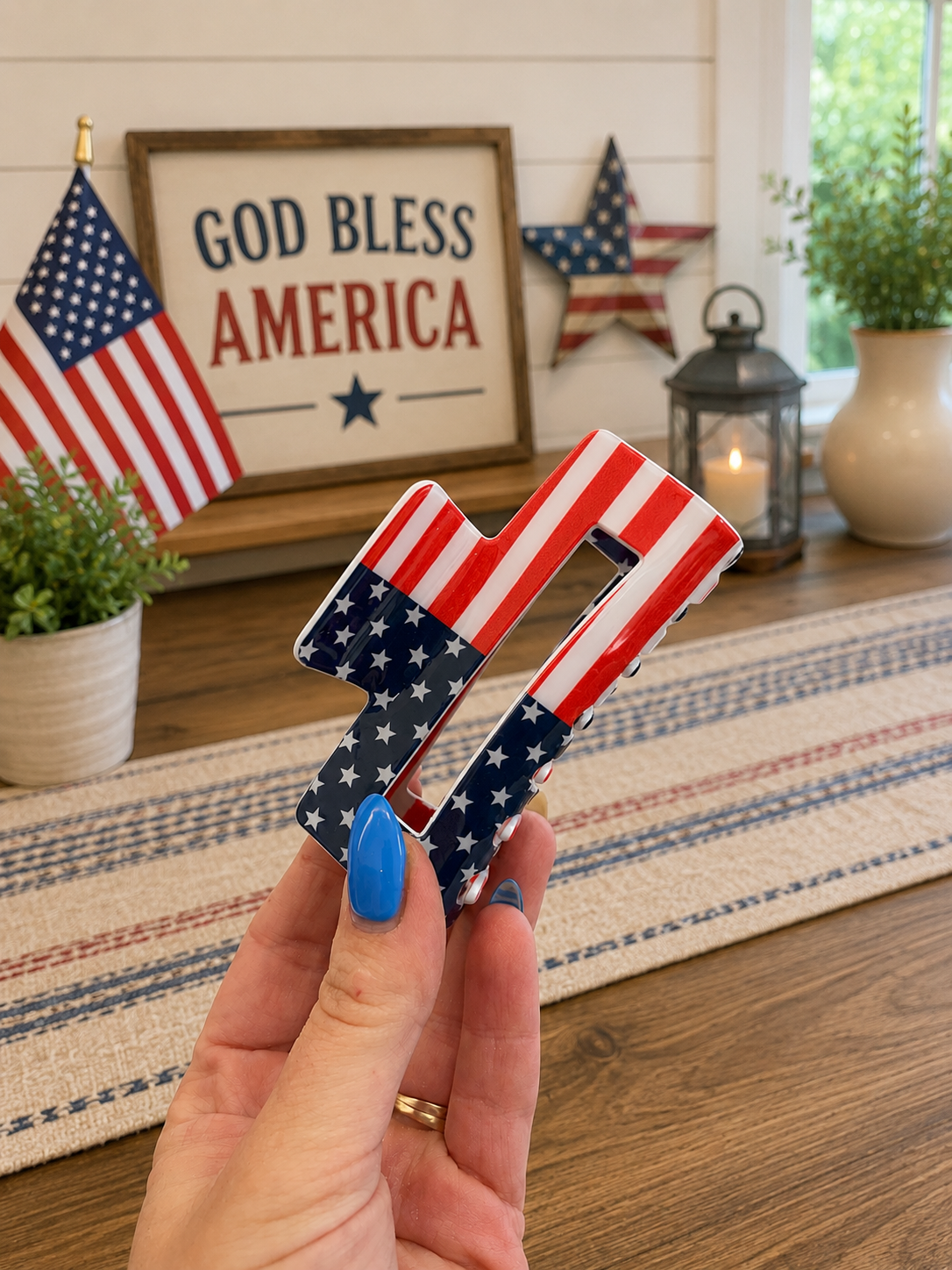 Flag Claw Clip